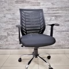Кресло Barneo K-138 для персонала (черная ткань черная сетка) в Лысьве - lysva.mebel24.online | фото